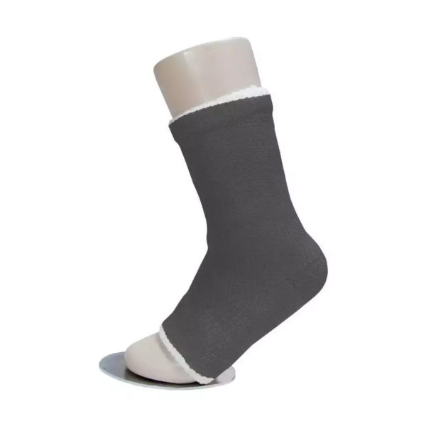 Intrarich Cast